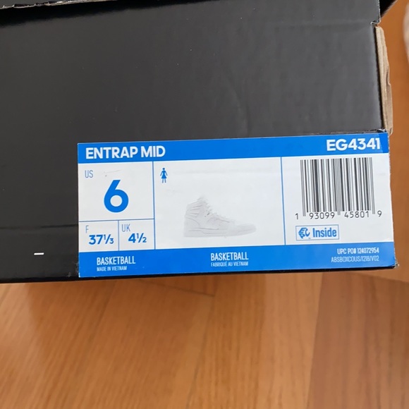 adidas Women's Entrap Mid Basketball Shoes :) - Picture 8 of 10